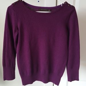 Limited Sweater Size M